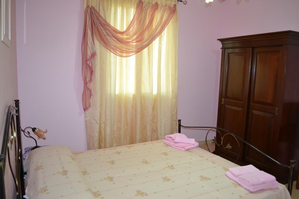 B&B Villa Bismi Monteroni di Lecce Rum bild